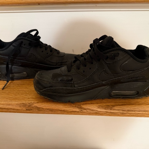 Black Athletic Sneakers - Picture 3 of 4